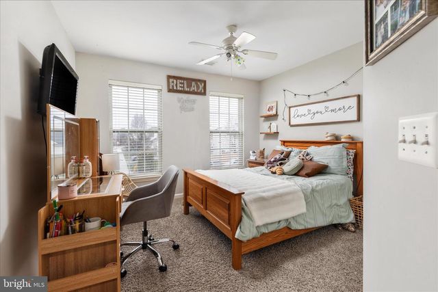 222 STEPHENS RUN ST, Stephens City, VA 22655