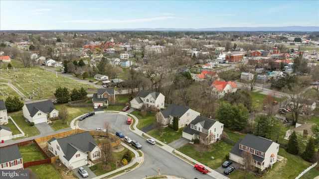 222 STEPHENS RUN ST, Stephens City, VA 22655