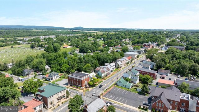 222 STEPHENS RUN ST, Stephens City, VA 22655