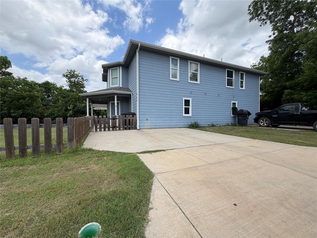 602 Sabine Avenue, Cleburne, TX 76031