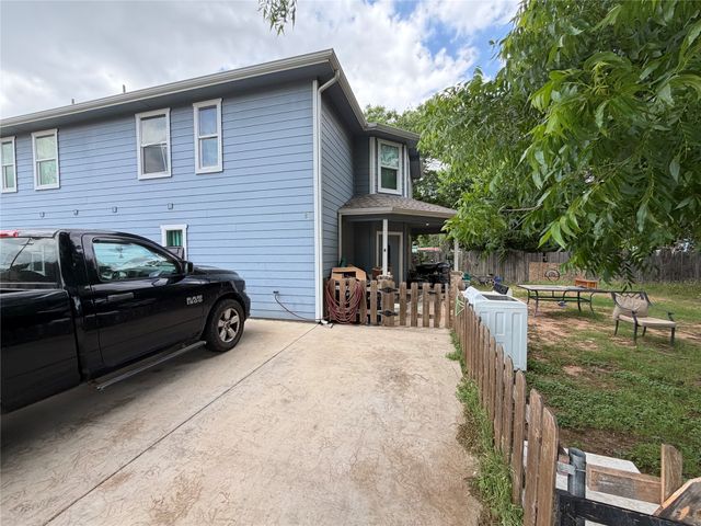 602 Sabine Avenue, Cleburne, TX 76031