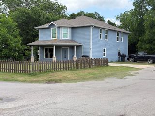602 Sabine Avenue, Cleburne, TX 76031
