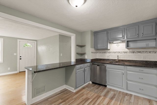 519 Turnpike St, Easton, MA 02375