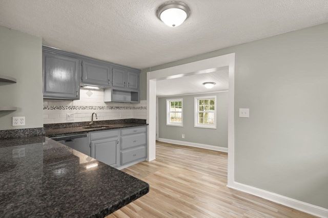 519 Turnpike St, Easton, MA 02375