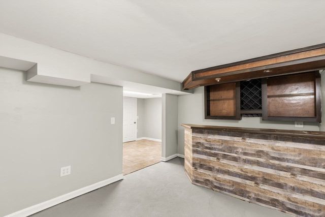 519 Turnpike St, Easton, MA 02375