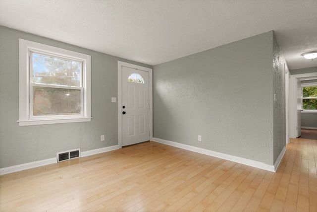 519 Turnpike St, Easton, MA 02375