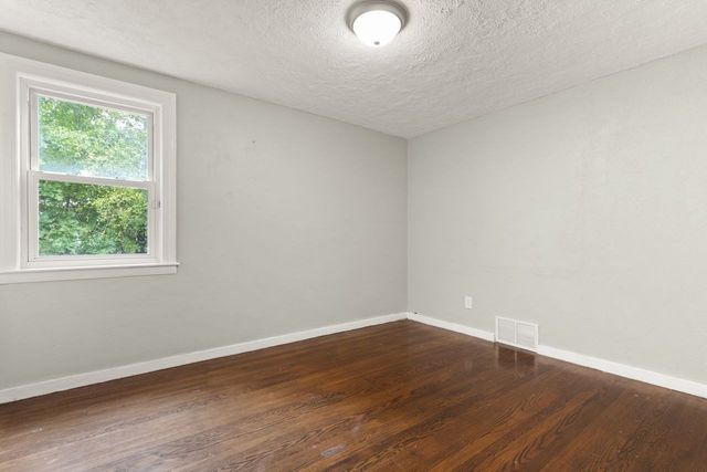 519 Turnpike St, Easton, MA 02375
