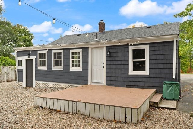 519 Turnpike St, Easton, MA 02375
