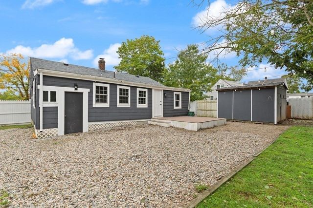 519 Turnpike St, Easton, MA 02375