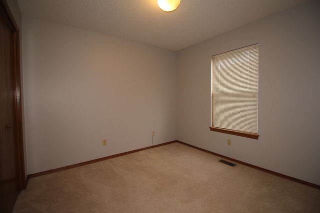 1114 S Longford St, Wichita, KS 67207