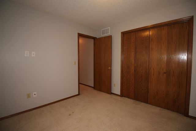 1114 S Longford St, Wichita, KS 67207