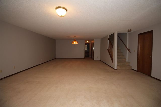 1114 S Longford St, Wichita, KS 67207