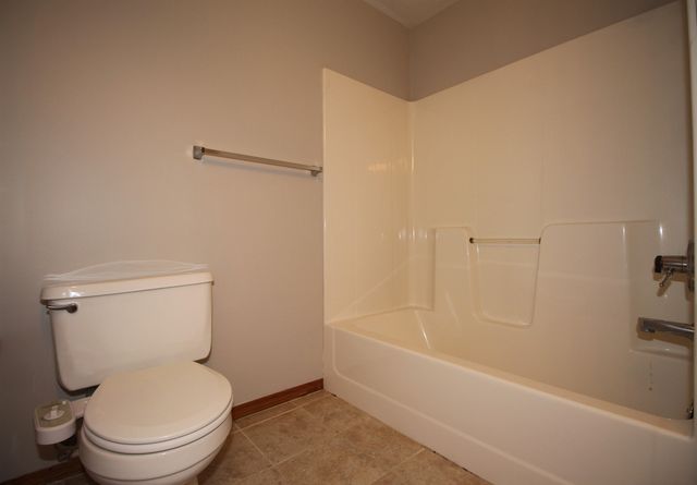 1114 S Longford St, Wichita, KS 67207