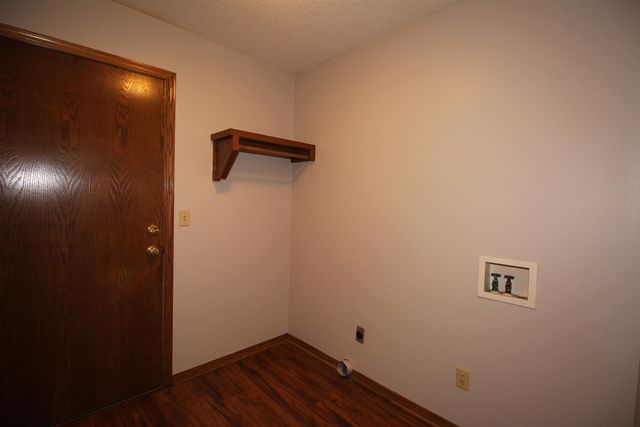 1114 S Longford St, Wichita, KS 67207