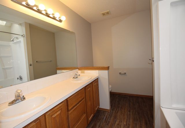 1114 S Longford St, Wichita, KS 67207