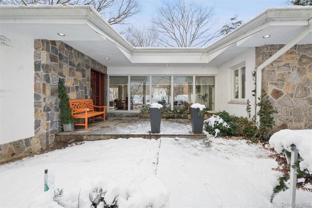 383 254th Street, Bronx, NY 10471