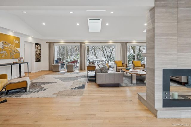 383 254th Street, Bronx, NY 10471