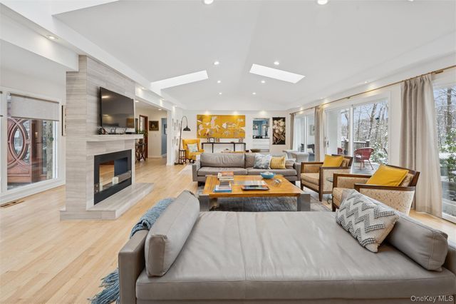 383 254th Street, Bronx, NY 10471