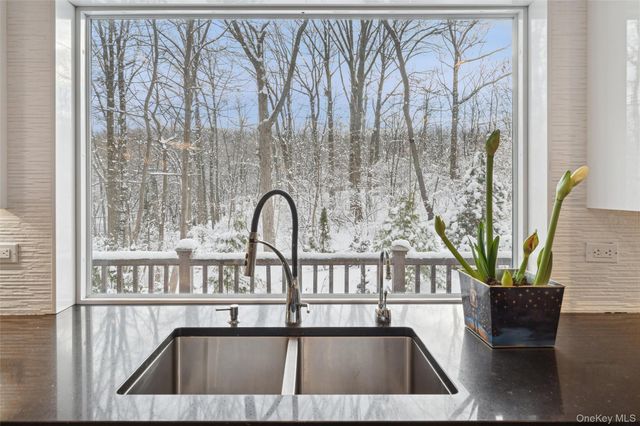 383 254th Street, Bronx, NY 10471