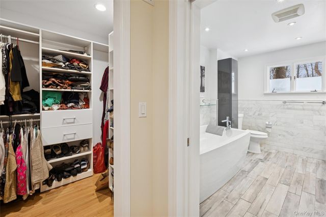 383 254th Street, Bronx, NY 10471