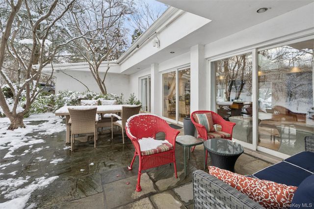 383 254th Street, Bronx, NY 10471