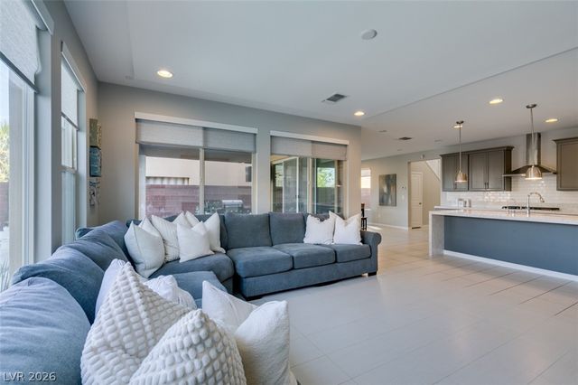 10238 Kesington Drive, Las Vegas, NV 89135