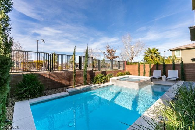 10238 Kesington Drive, Las Vegas, NV 89135