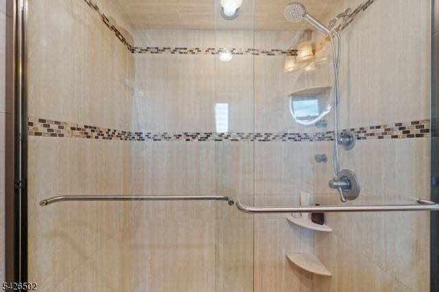 425 Victor St, Saddle Brook Twp., NJ 07663