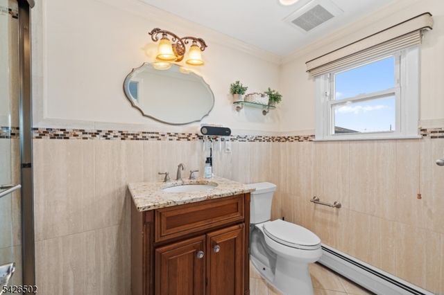 425 Victor St, Saddle Brook Twp., NJ 07663