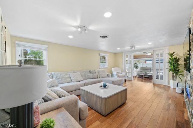 425 Victor St, Saddle Brook Twp., NJ 07663