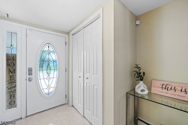 425 Victor St, Saddle Brook Twp., NJ 07663