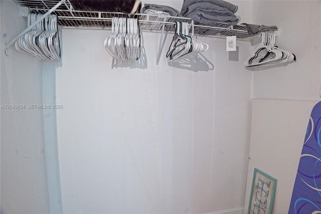 31 SE 5th 1203, Miami, FL 33131