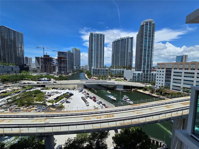 31 SE 5th 1203, Miami, FL 33131