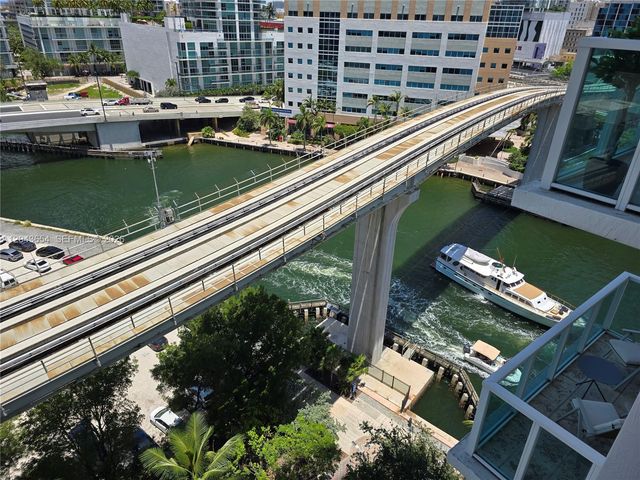 31 SE 5th 1203, Miami, FL 33131
