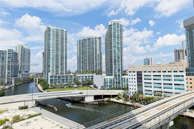 31 SE 5th 1203, Miami, FL 33131