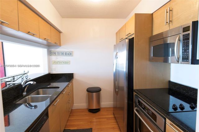 31 SE 5th 1203, Miami, FL 33131
