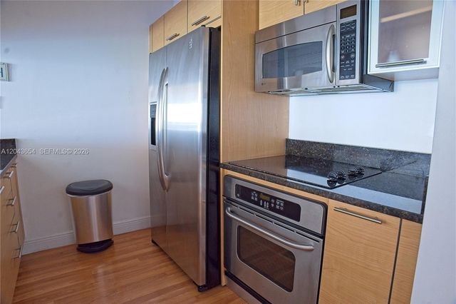 31 SE 5th 1203, Miami, FL 33131