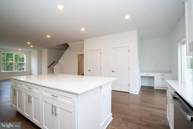 144 ADA HIGHTOWER AVE, Pennington, NJ 08534