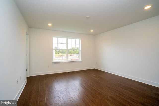 144 ADA HIGHTOWER AVE, Pennington, NJ 08534