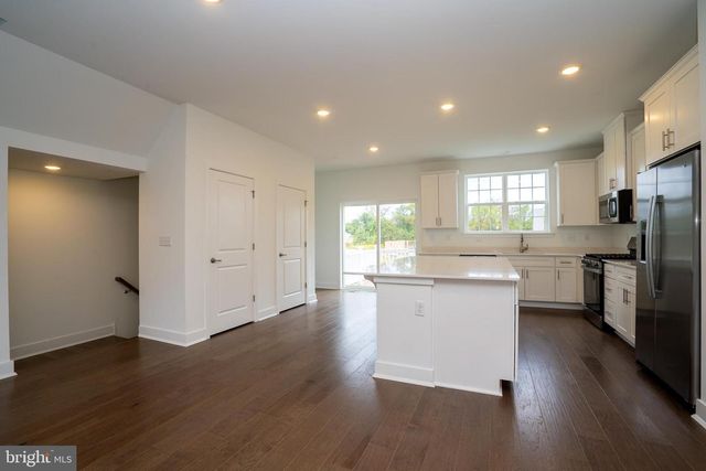 144 ADA HIGHTOWER AVE, Pennington, NJ 08534
