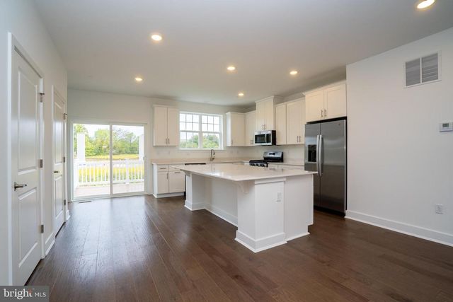 144 ADA HIGHTOWER AVE, Pennington, NJ 08534