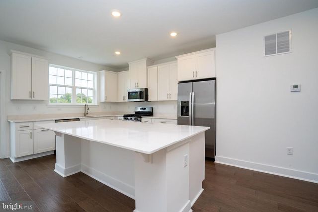 144 ADA HIGHTOWER AVE, Pennington, NJ 08534