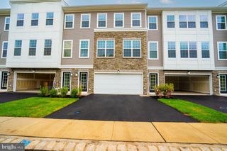 144 ADA HIGHTOWER AVE, Pennington, NJ 08534