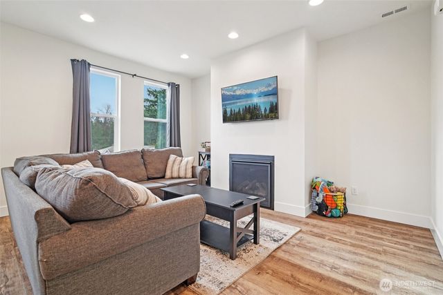 18300 121st Place SE, Renton, WA 98058