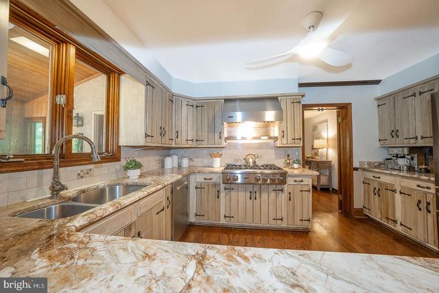 3303 GREENE COUNTRIE DR, Newtown Square, PA 19073