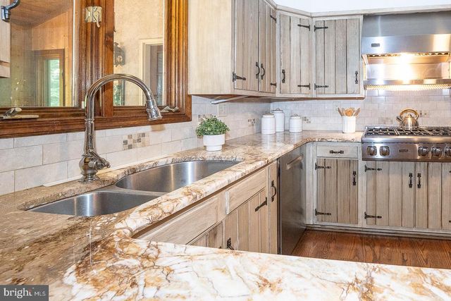 3303 GREENE COUNTRIE DR, Newtown Square, PA 19073
