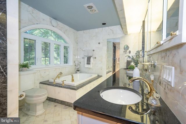 3303 GREENE COUNTRIE DR, Newtown Square, PA 19073