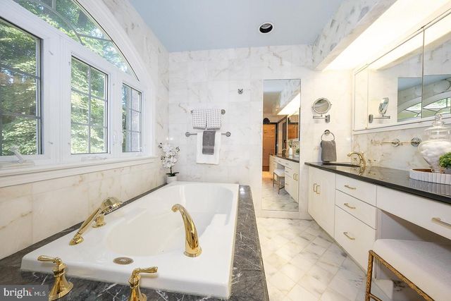 3303 GREENE COUNTRIE DR, Newtown Square, PA 19073