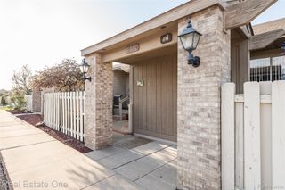 61960 Arlington 3, South Lyon, MI 48178