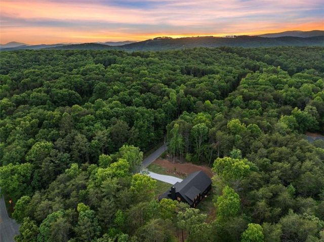 124 Fox Valley Road, Clarkesville, GA 30523